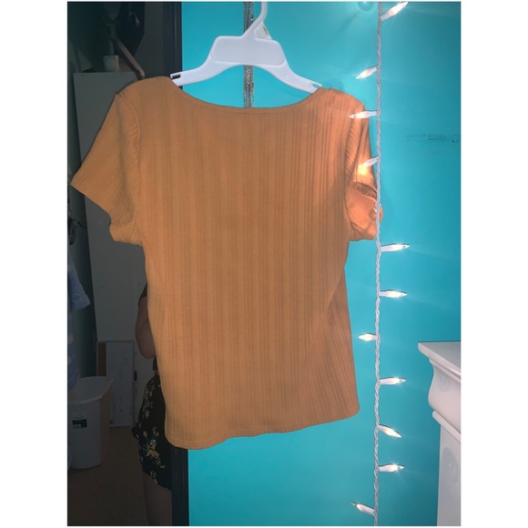 Button Front Top - Picture 2 of 4